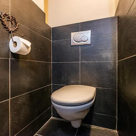 Tiama 1850 - By Emerald Apartment